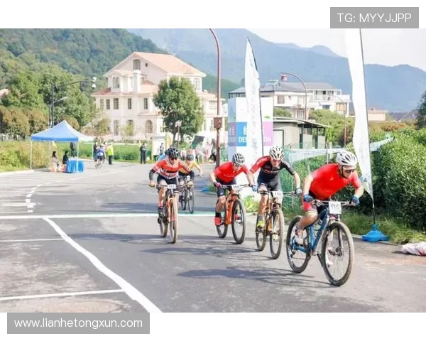 2025 呼和浩特 “环哈素海” 轮滑赛开赛：风驰塞外西湖